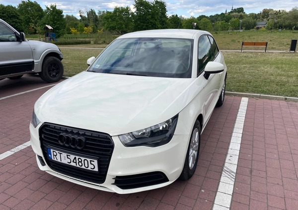 Audi A1 cena 25900 przebieg: 152719, rok produkcji 2011 z Tarnobrzeg małe 301